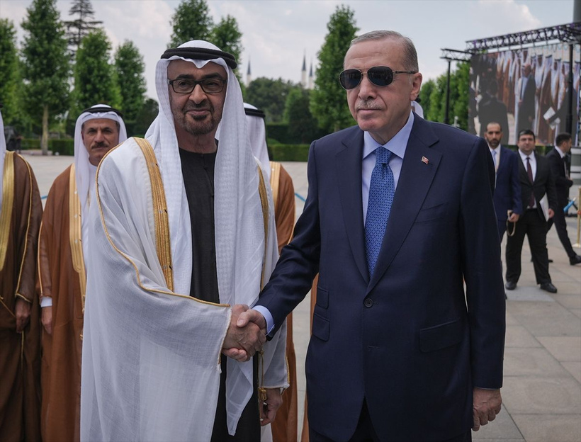BAE Devlet Başkanı Al Nahyan Ankara'da! Cumhurbaşkanı Erdoğan resmi törenle karşıladı - Resim: 1