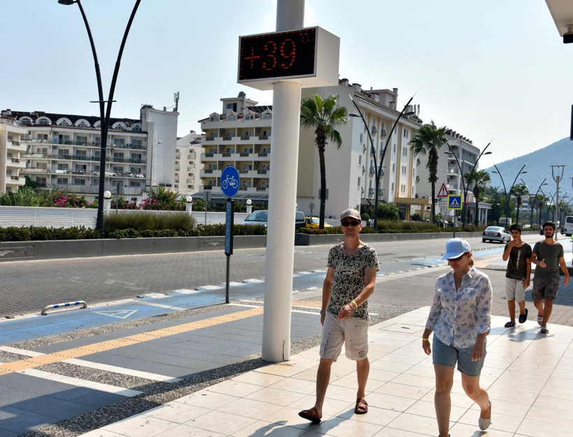 Yerli turistler dönünce Marmaris sahilleri yabancılara kaldı - Resim: 3