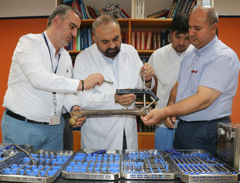 Dokuz Eylül Üniversitesi Ortopedi ve Travmatoloji Ana Bilim Dalı'nda kırık tedavileri için yerli çivi üretildi - Resim: 3