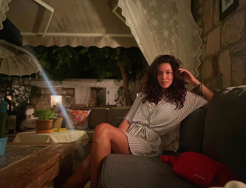 Çukur'un Nehir'i Hazal Subaşı'yı hiç böyle görmediniz küvet pozu olay - Resim: 1