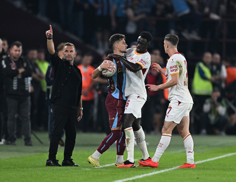 Galatasaraylı yöneticilerden Okan Buruk isyanı! "Prenslerinden vazgeçsin, sıkıldık artık" - Resim: 1