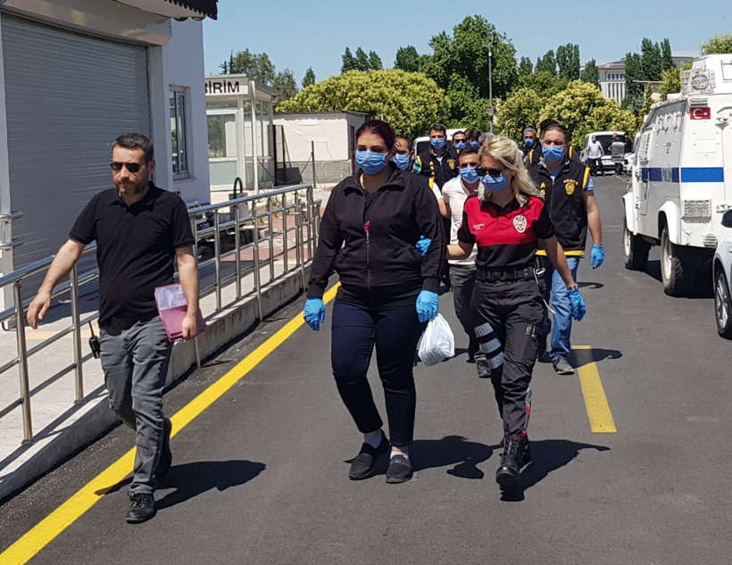 Adana'da gelin ihaneti görümcesini arkadaşlarına soydurdu - Resim: 1