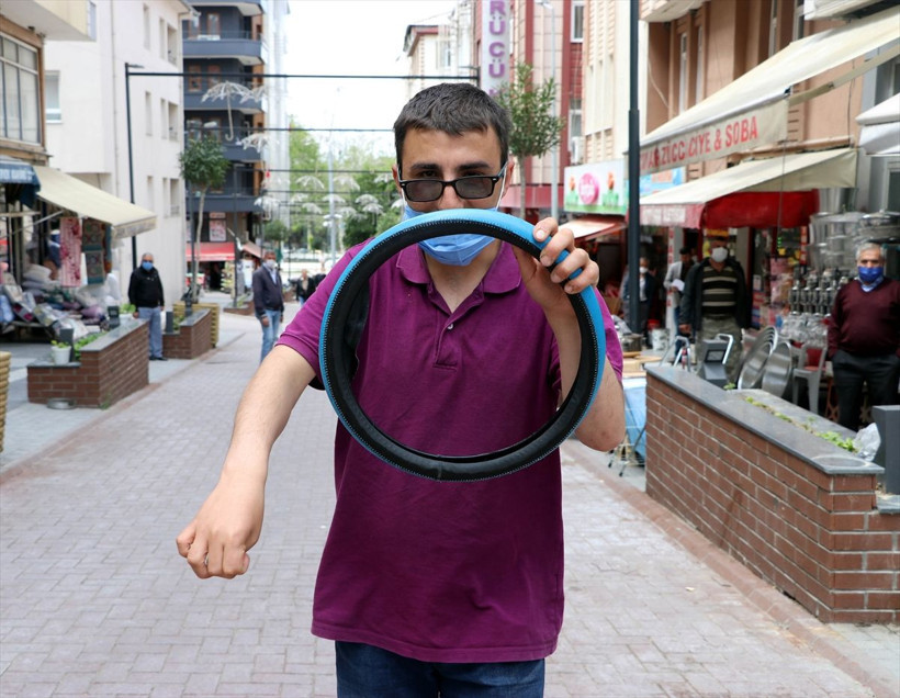 Amasyalı 'Şoför Ahmet' direksiyon kılıfıyla ilçeyi sokak sokak geziyor - Resim: 3