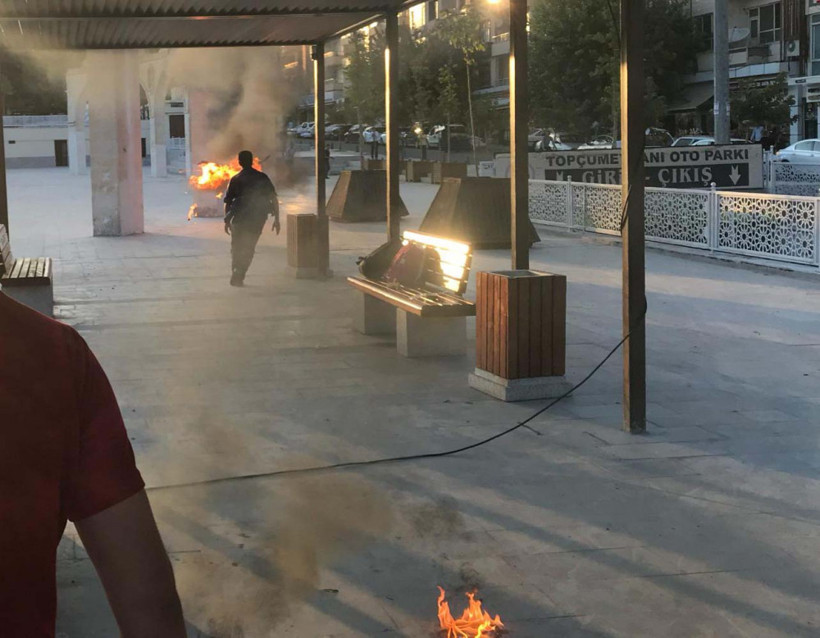 İşsiz genç üzerine benzin döküp ateşe verdi - Resim: 4