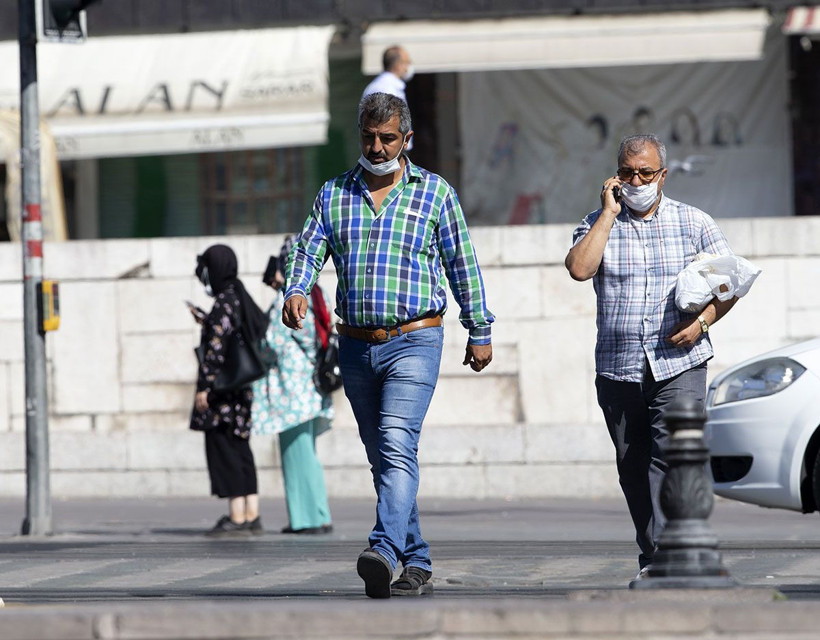 Ev dışında maske takmak yasak ama! Ankara'da maske yüzden başka her yere takılıyor - Resim: 3