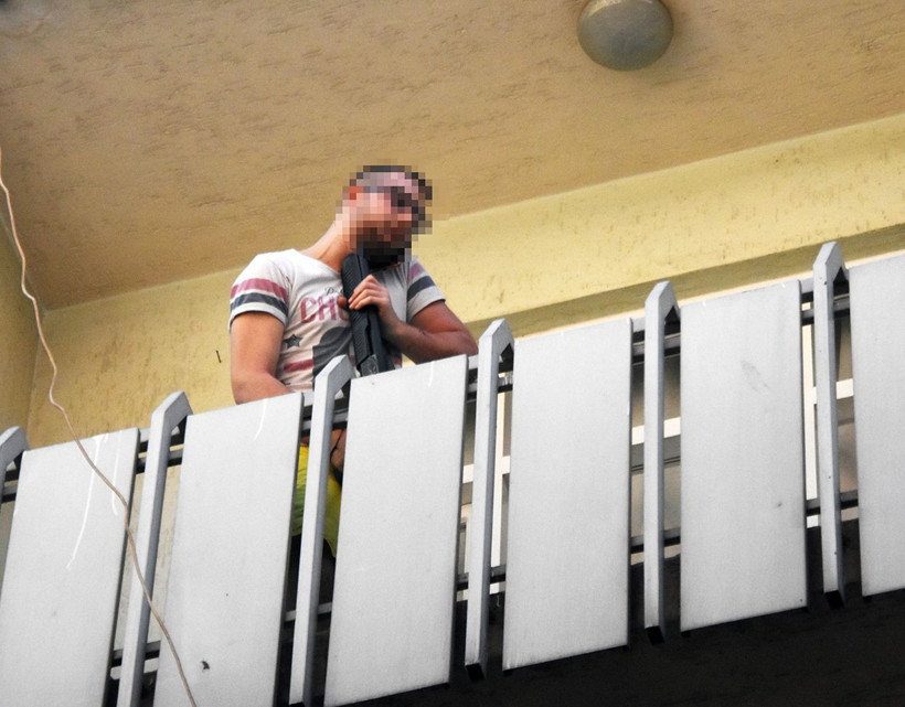 Konya'da bir şahıs annesi ile kız kardeşini rehin alıp intihara kalkıştı - Resim: 2