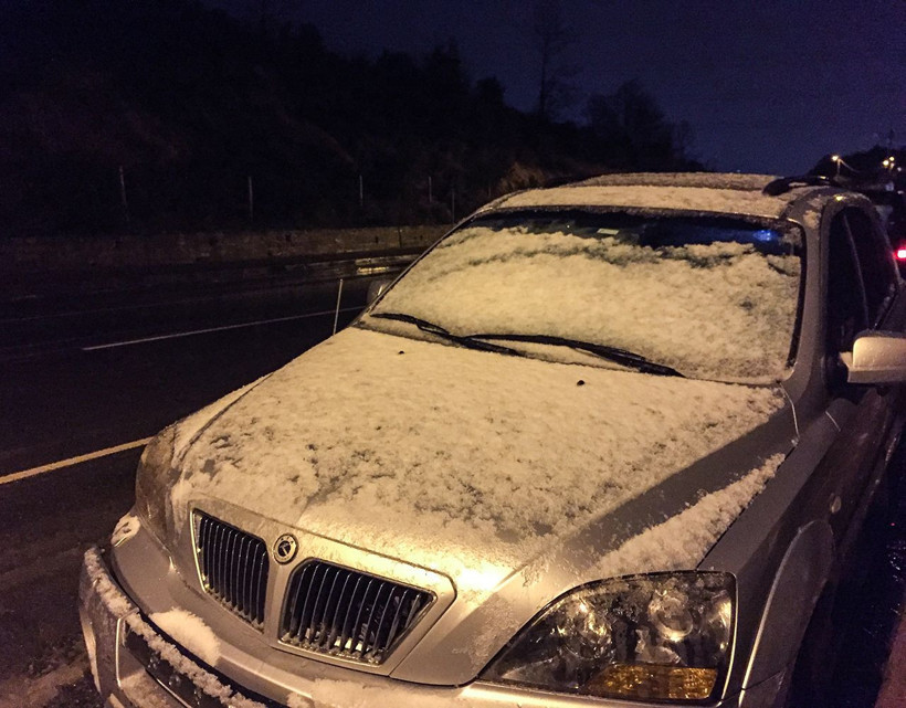 İstanbul'da kısa süreli kar ve dolu yağışı - Resim: 2