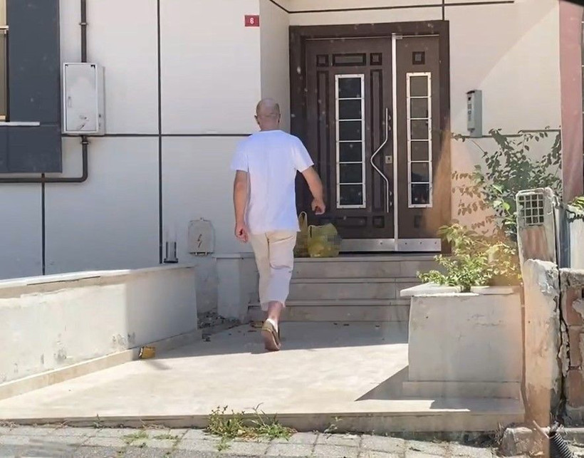  Ümraniye'de genç kadın 'beni dövüyor' diye kapıyı kilitledi! Dayakçı koca, 'eşim mahsur kaldı' diye itfaiye çağırdı - Resim: 2