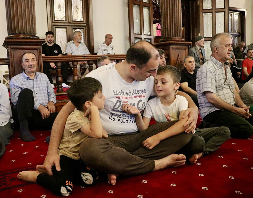 Kurban Bayramı namazı için camilere akın ettiler! Bayramınız mübarek olsun - Resim: 3