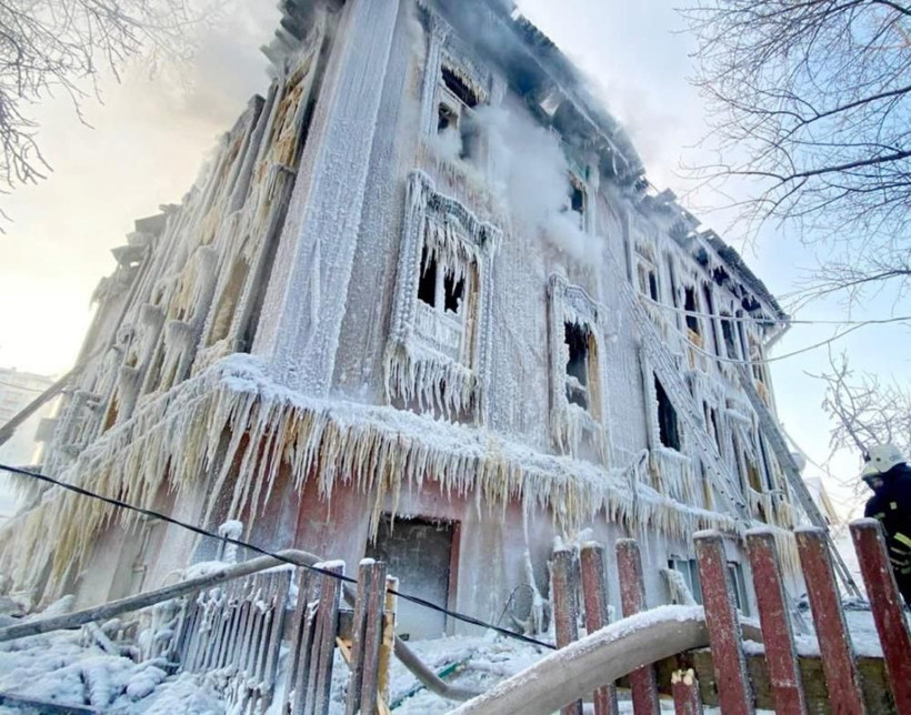 Görüntüler dünya gündemine oturdu! İtfaiye ekipleri şaştı kaldı: Hortumlarla sıkılan su bile dondu! - Resim: 3