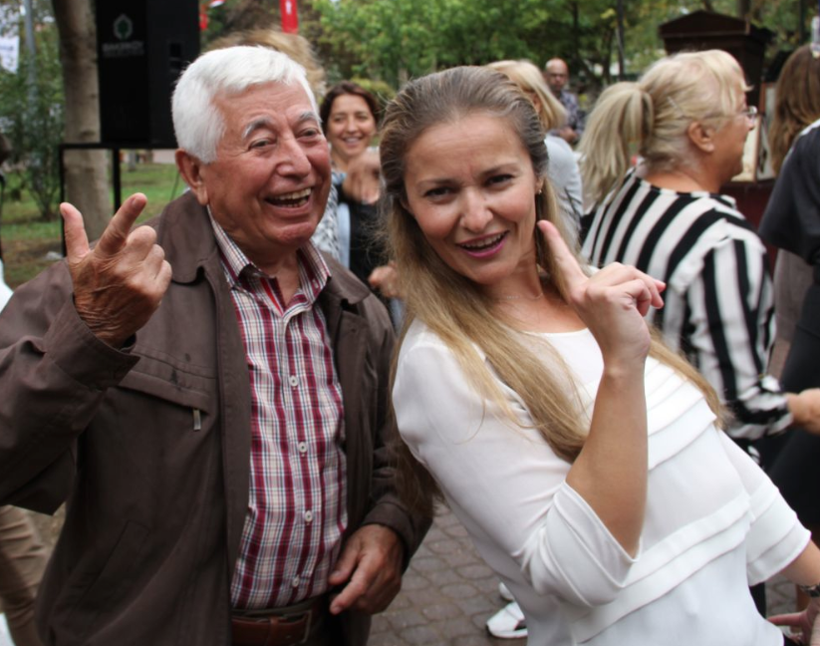 Bakırköylüler Yaşlılar Günü'nde yağmur altında dans etti - Resim: 3