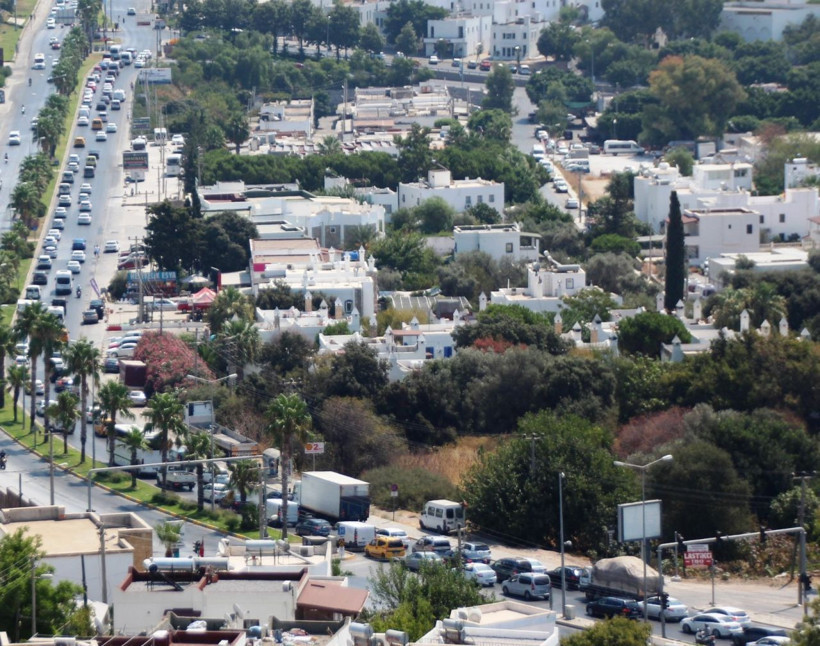 Tatilciler dönüşe geçti! Kilometrelerce kuyruk oluştu - Resim: 3