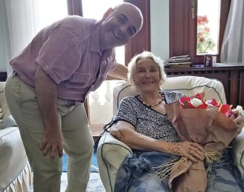 Usta oyuncu Nedret Güvenç son yolculuğuna uğurlandı - Resim: 3