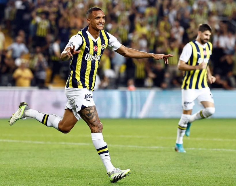 Fenerbahçe'de Jose Mourinho 5 futbolcunun daha biletini kesti! Yönetime şok rapor - Resim: 4