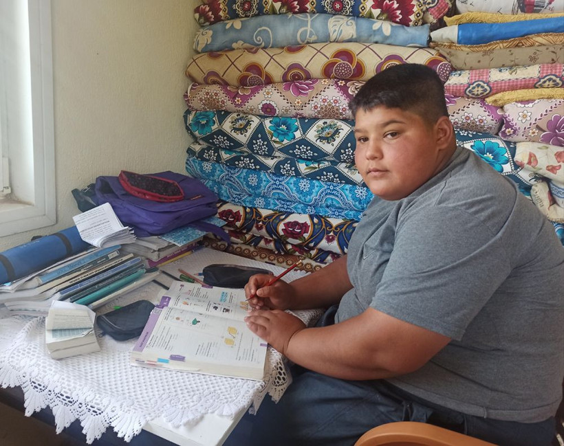 Herkes dalga geçti okulu bıraktı! 14 yaşında 130 kilo olan Teyfik: Büyük adamlar gibi giyiniyorum - Resim: 1