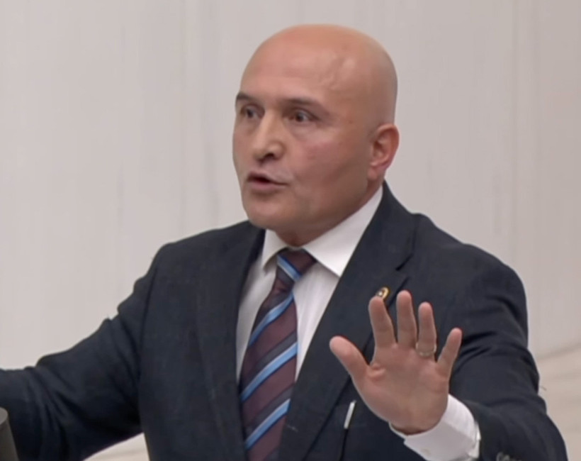 Dervişoğlu Bah&ccedil;eli'nin koluna girmişti! İYİ Partili Erhan Usta'dan tek c&uuml;mlelik tepki - Resim: 1