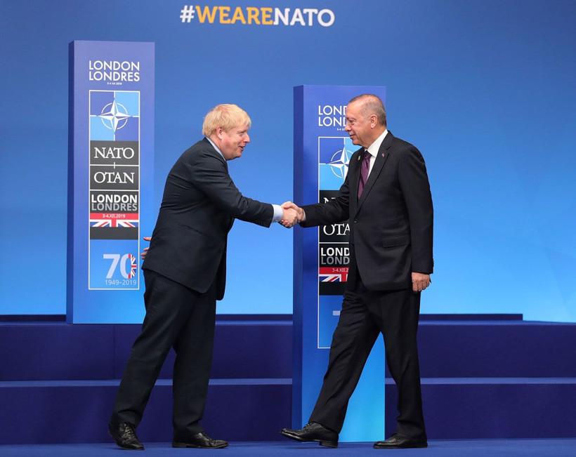 NATO Zirvesi'nden ilginç kareler Trump yönünü şaşırdı Erdoğan unuttu - Resim: 2