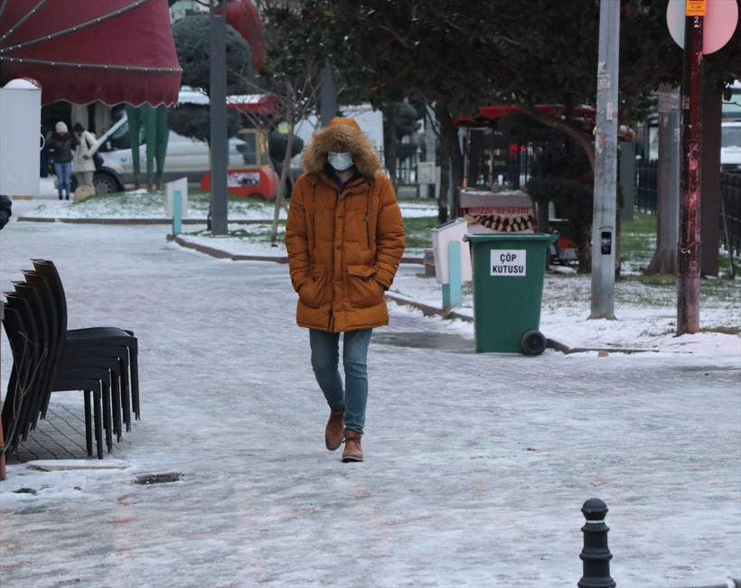 Trakya'da kar ve fırtına etkili oluyor! Çatılar uçtu ağaçlar devrildi - Resim: 3