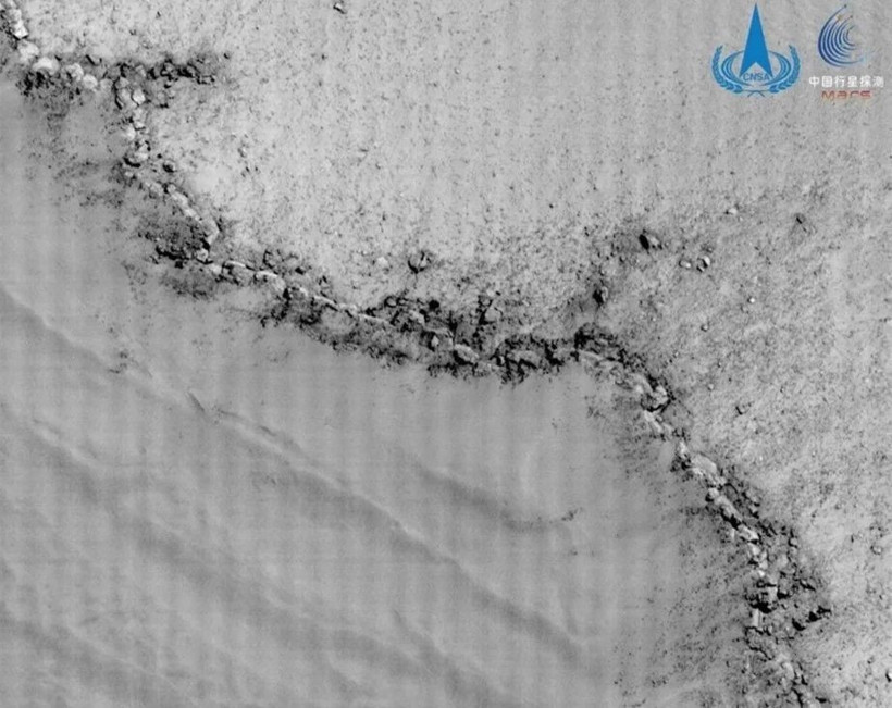 Mars'tan gelen görüntüler heyecanlandırdı! Su kaynakları... - Resim: 3