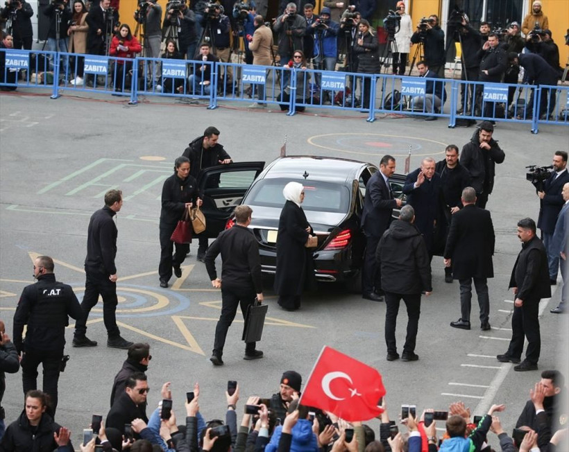 İstanbul Üsküdar'da oyunu kullanan Erdoğan'a coşkulu karşılama - Resim: 3