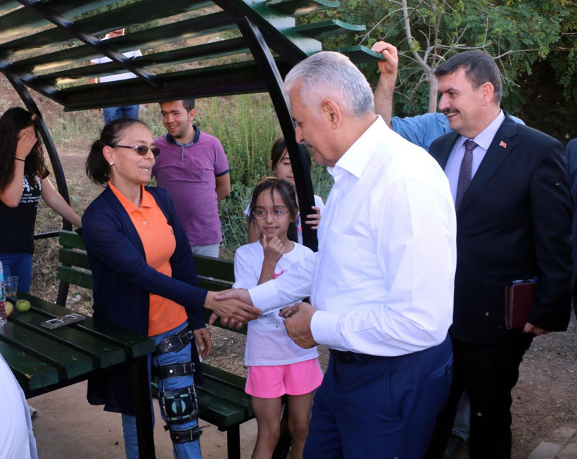 Binali Yıldırım'a memleketi Erzincan'da vatandaştan yoğun ilgi - Resim: 3