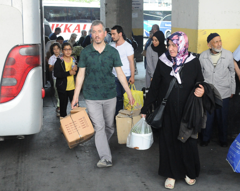 Büyük İstanbul Otogarı'nda seçim nedeniyle adım atacak yer kalmadı - Resim: 4