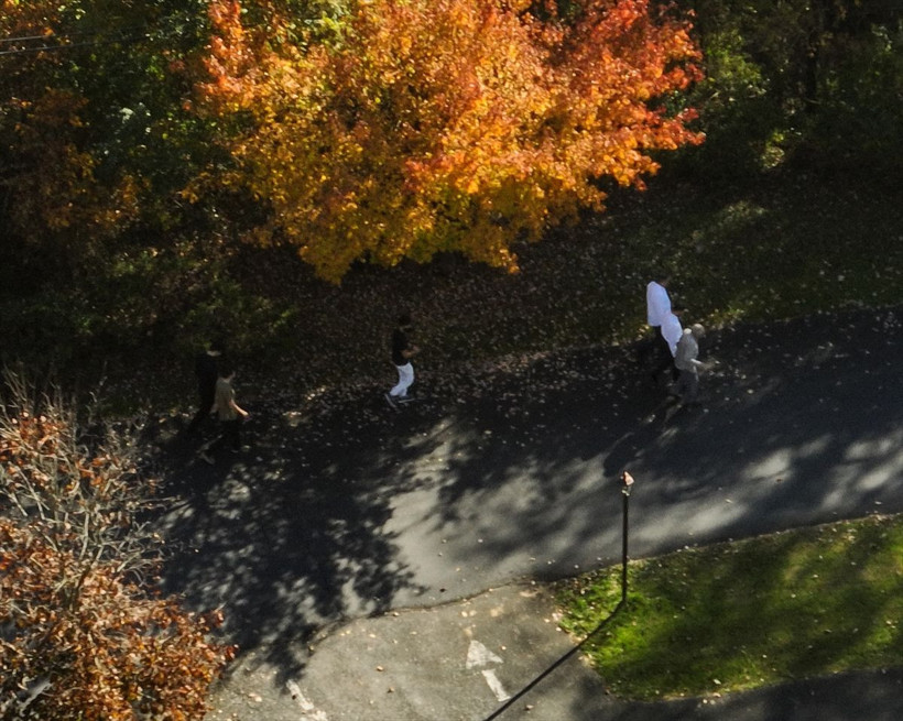 FETÖ elebaşı Fetullah Gülen'i gömme hazırlığı! Örgüt mensupları çiftliğe iş makinesi getirdi - Resim: 2