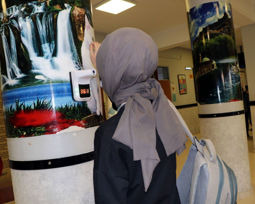 Yeni eğitim öğretim yılı başladı! Okullar önlemlere nasıl uyuyor! İstanbul'da trafik felç oldu! Tek tek denetim - Resim: 2