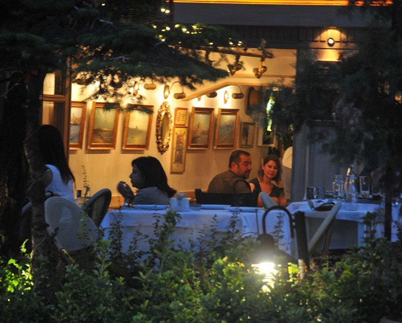 Ata Demirer'in yeni sevgilisine bakın Candan Arıcı kimdir? - Resim: 3