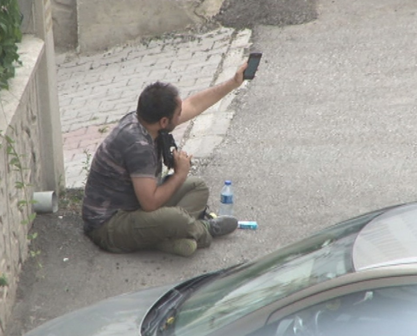 Ankara'da hareketli saatler! Kafasına silah dayadı - Resim: 1