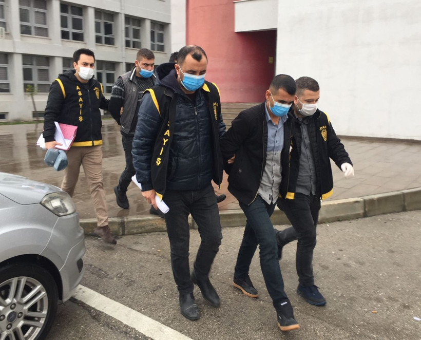 Adana'da arızaları nedeniyle satamadığı otomobili için öyle bir şey yaptı ki - Resim: 1