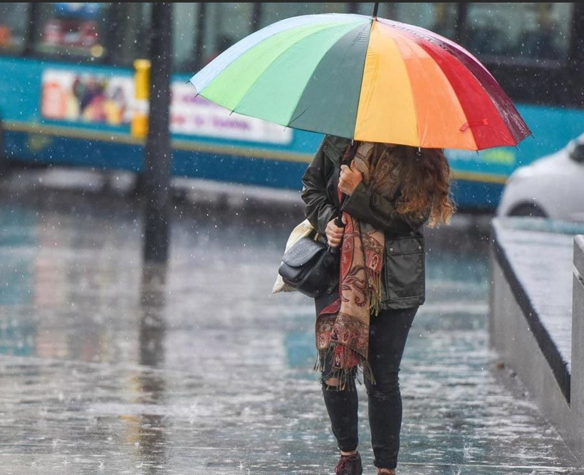 İstanbul'a peş peşe flaş uyarı saat verildi dolu riski var mı! Meteoroloji: 10 şehirde kuvvetli sağanak bekleniyor! - Resim: 1