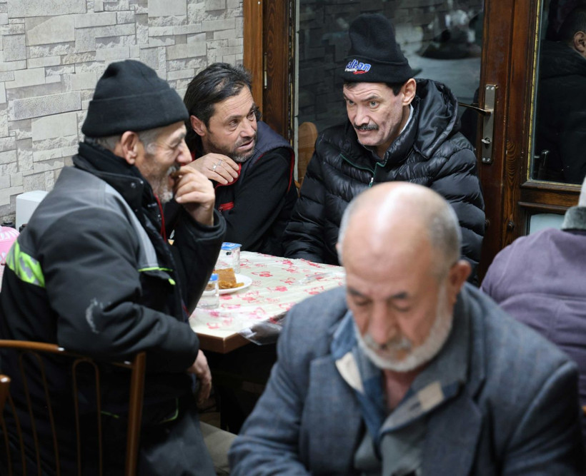 Meczuplara yemek yediriyor, diş kirası verip dua alıyorlar! - Resim: 4