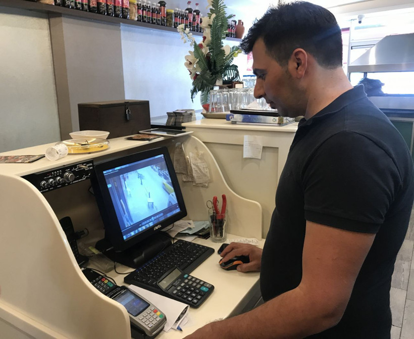 Beşiktaş’ta eşiyle kavga eden şahıs ekmek bıçağıyla terör estirdi - Resim: 2