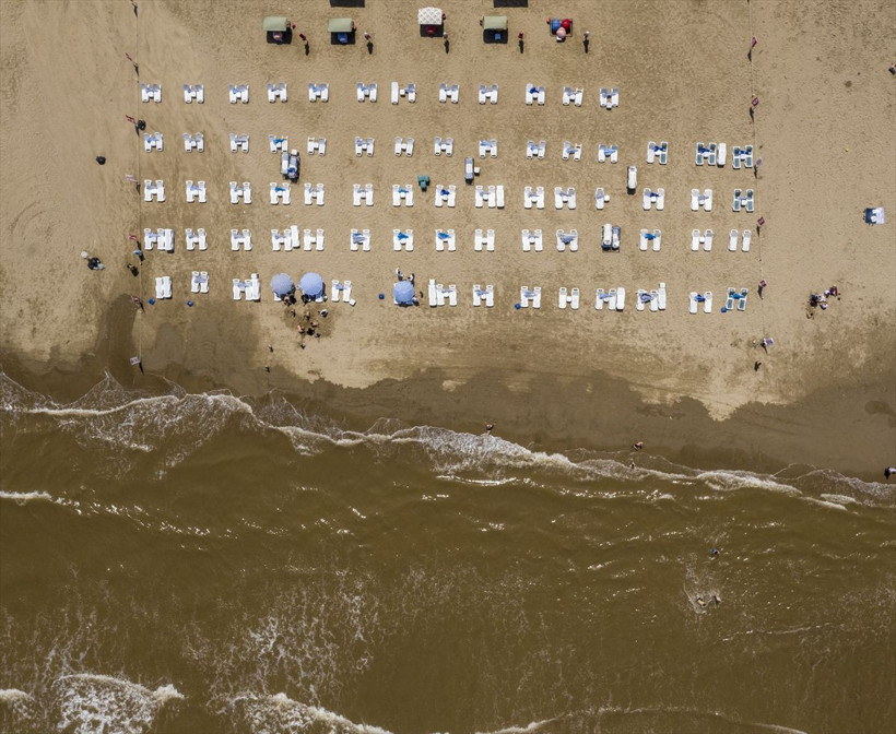 Sağanağın ardından denizin rengi değişti! Şile'ye akın edenler şaşırıp kaldı - Resim: 3