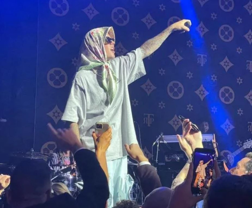 Justin Bieber baş örtüsüyle sahnede dans etti! Videosu viral oldu - Resim: 2