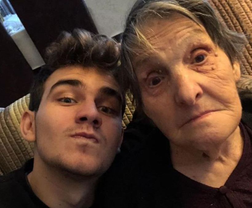 Anneannesi ölen fenomen Berkcan Güven'den duygusal paylaşım... Şahide Türe kaç yaşındaydı? - Resim: 3