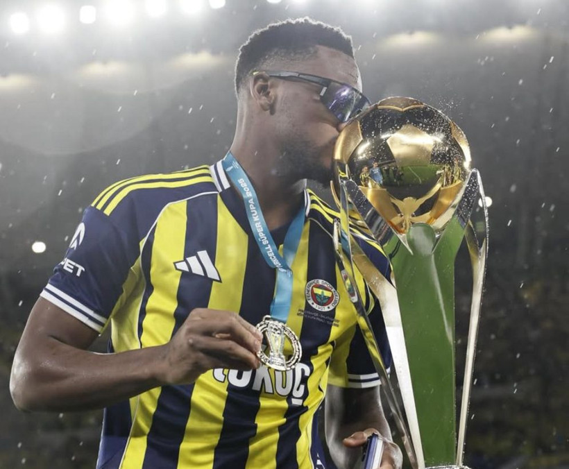 Jhon Duran'dan derbi sonrası Fenerbahçe taraftarını çıldırtan hamle! - Resim: 1