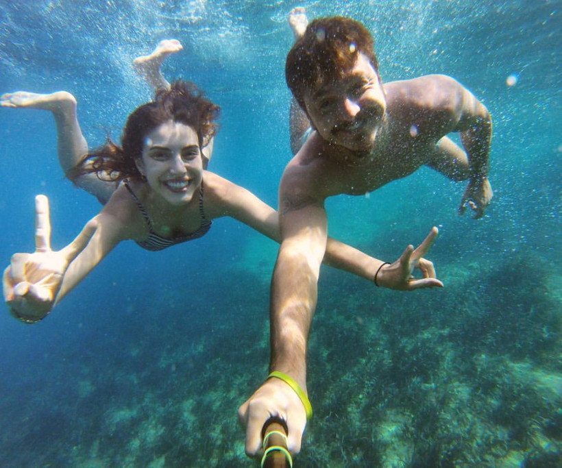 Deniz Baysal ile Barış Yurtçu nişanlandı - Resim: 4