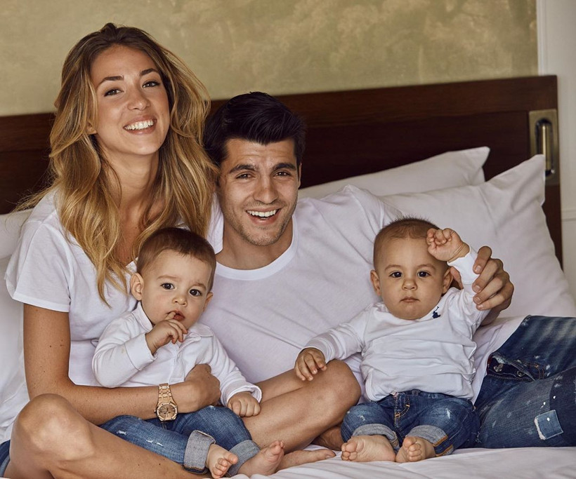 Katar'daki dünya kupasını bıraktılar onlara baktılar! En güzel futbolcu eşi ilk 11'i - Resim: 3