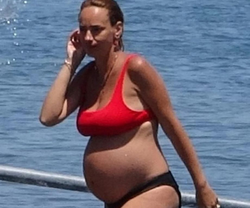 İkinci bebeğini bekleyen Seda Bakan halk plajında görüntülendi - Resim: 3