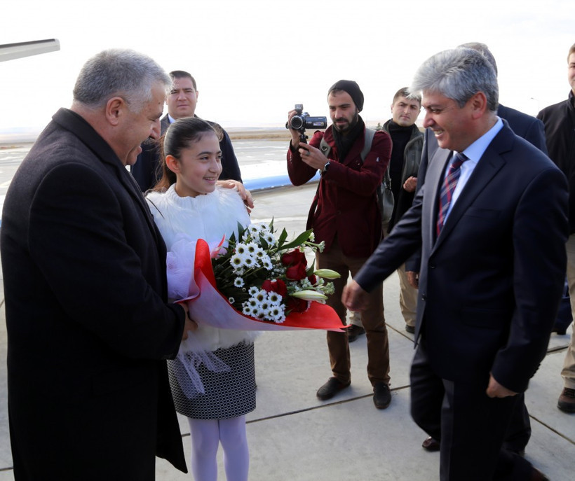 Kars'ın kurtuluş gününde Ahmet Arslan'a yoğun ilgi! - Resim: 3