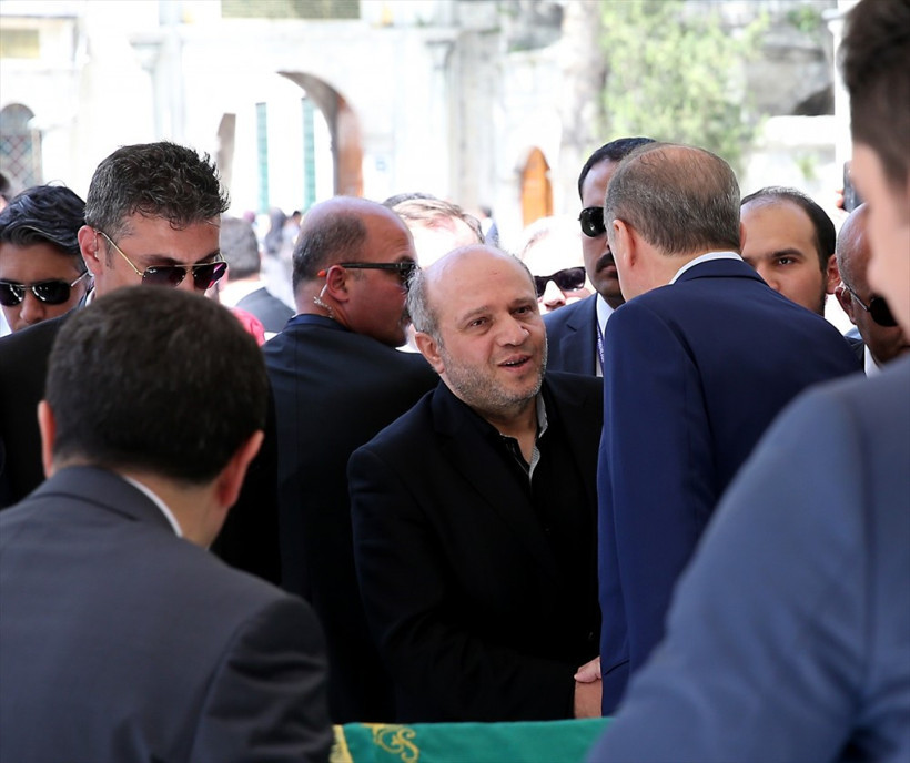 Cumhurbaşkanı Erdoğan tabuta omuz verdi! - Resim: 2