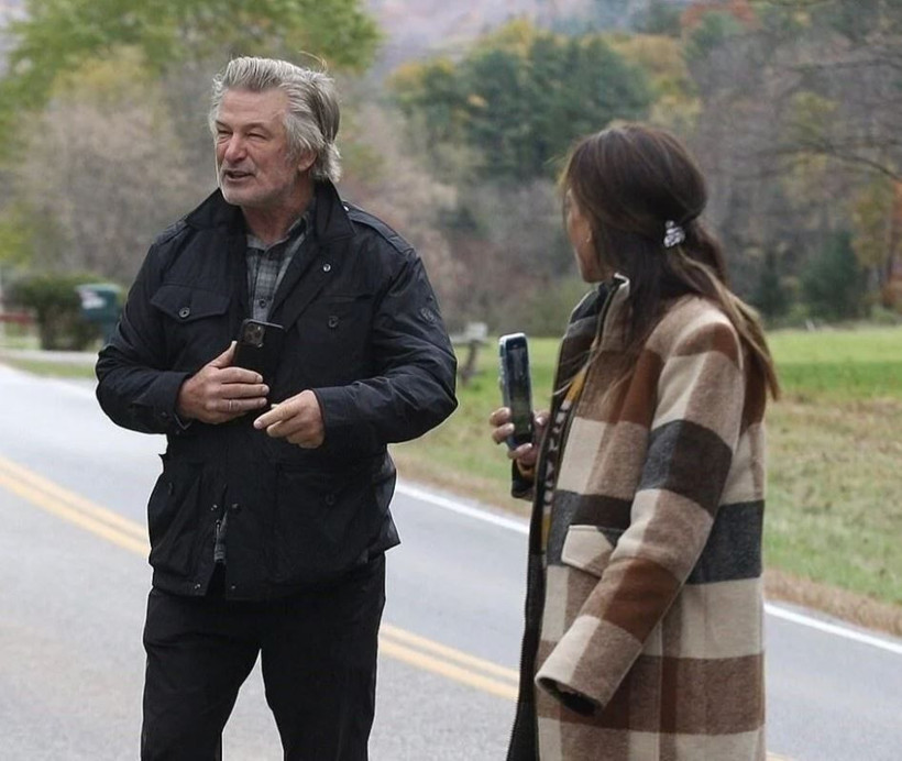 Alec Baldwin'in kazara katil olduğu olayda eşinden dikkat çeken gerilim! - Resim: 2