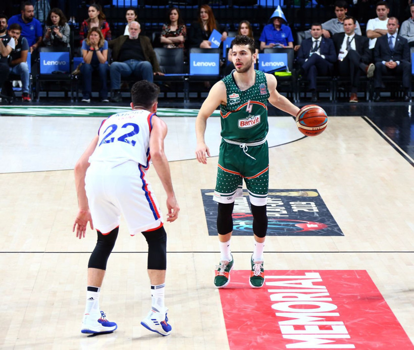 Ergin Ataman çıldırdı hakemin üzerine yürüdü - Resim: 2