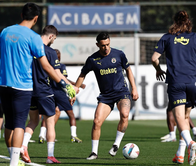 Fenerbahçe'de yeni transfer ile ilgili olay iddia! Ayrılık talebini yönetime bildirdi - Resim: 1