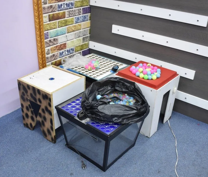 İzmir'de HES kodlu kumarhane kurmuşlar! Ekipler gizli mekana koçbaşıyla duvarı kırarak girdi - Resim: 4