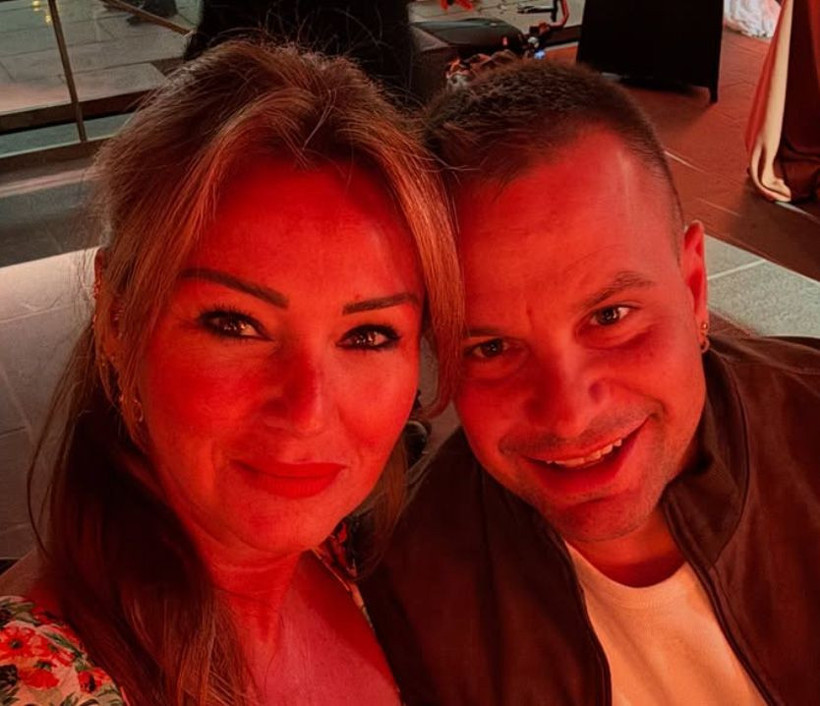 Pınar Altuğ bikinili fotoğrafına gelen 'donsuz çıkın ortalığa' yorumuna sessiz kalamadı - Resim: 1