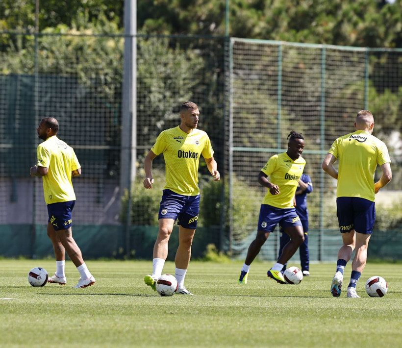 Fenerbahçe antremanında gözler ona çevrildi Dusan Tadic ilk antrenmanına çıktı - Resim: 3