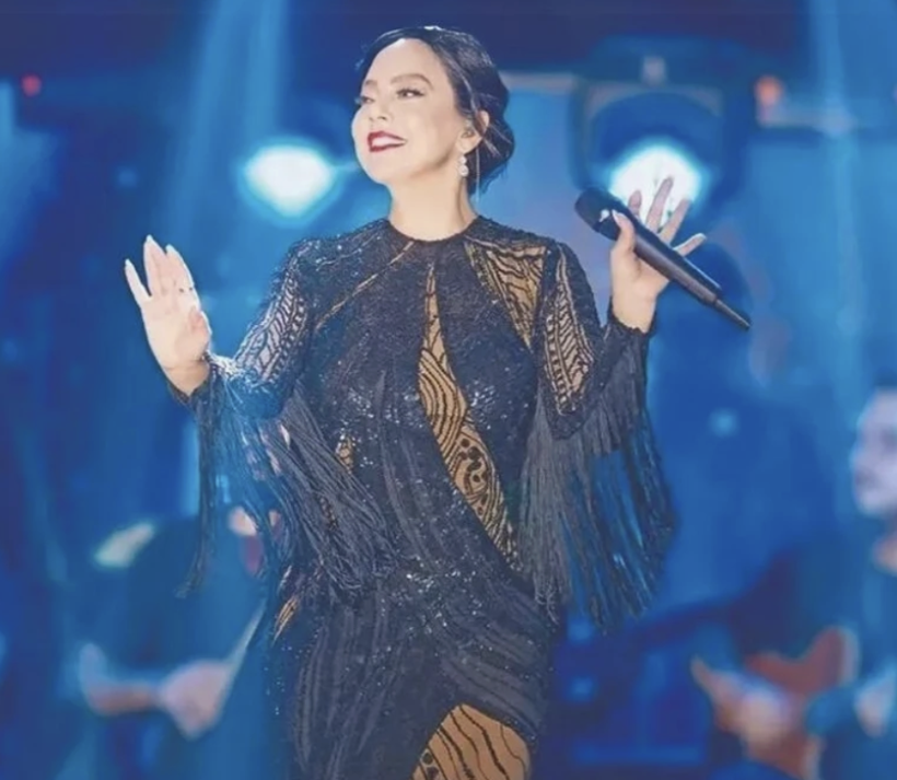 Şarkıcı Ebru Gündeş'in son konserine beğeni yağdı! Enerjisi olay... - Resim: 1